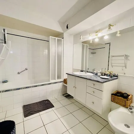 Apartament - 3 Pieces Avec Terrasses Et Parking A 300m De La - Fr-1-433-53 Arcachon