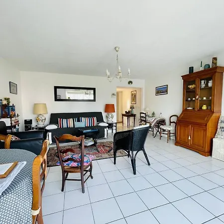 Apartament - 3 Pieces Avec Terrasses Et Parking A 300m De La - Fr-1-433-53 *