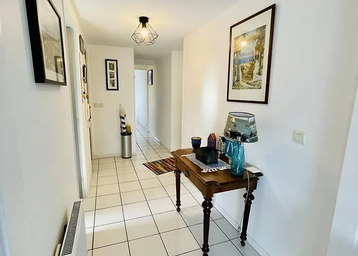 Апартаменти - 3 Pieces Avec Terrasses Et Parking A 300m De La - Fr-1-433-53 *