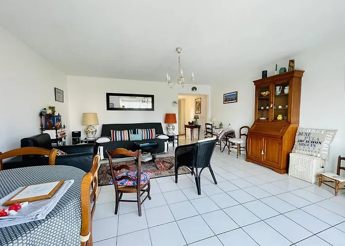 Апартаменти - 3 Pieces Avec Terrasses Et Parking A 300m De La - Fr-1-433-53 *